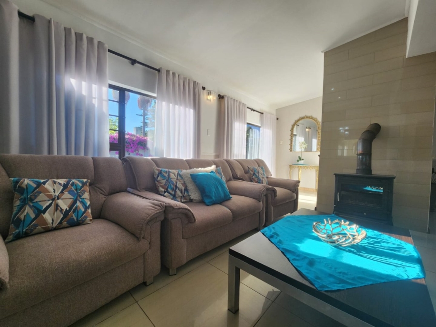 5 Bedroom Property for Sale in Bodorp Western Cape